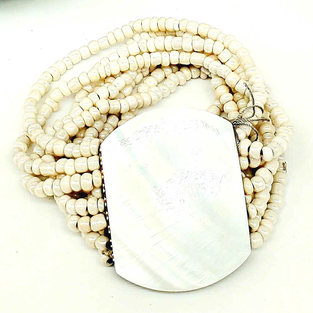🌈 Handmade Mother of Pearl Cream Beaded Stretch Bracelet